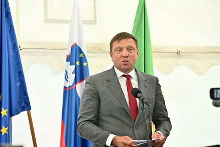 Otvoritev na Poljanah (8)
